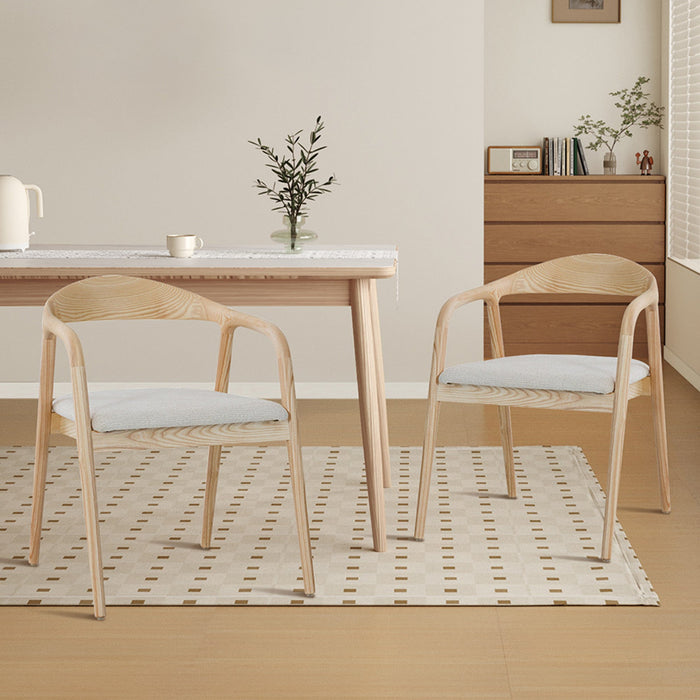 CLAIRE Chaise en tissu beige piètement en bois clair