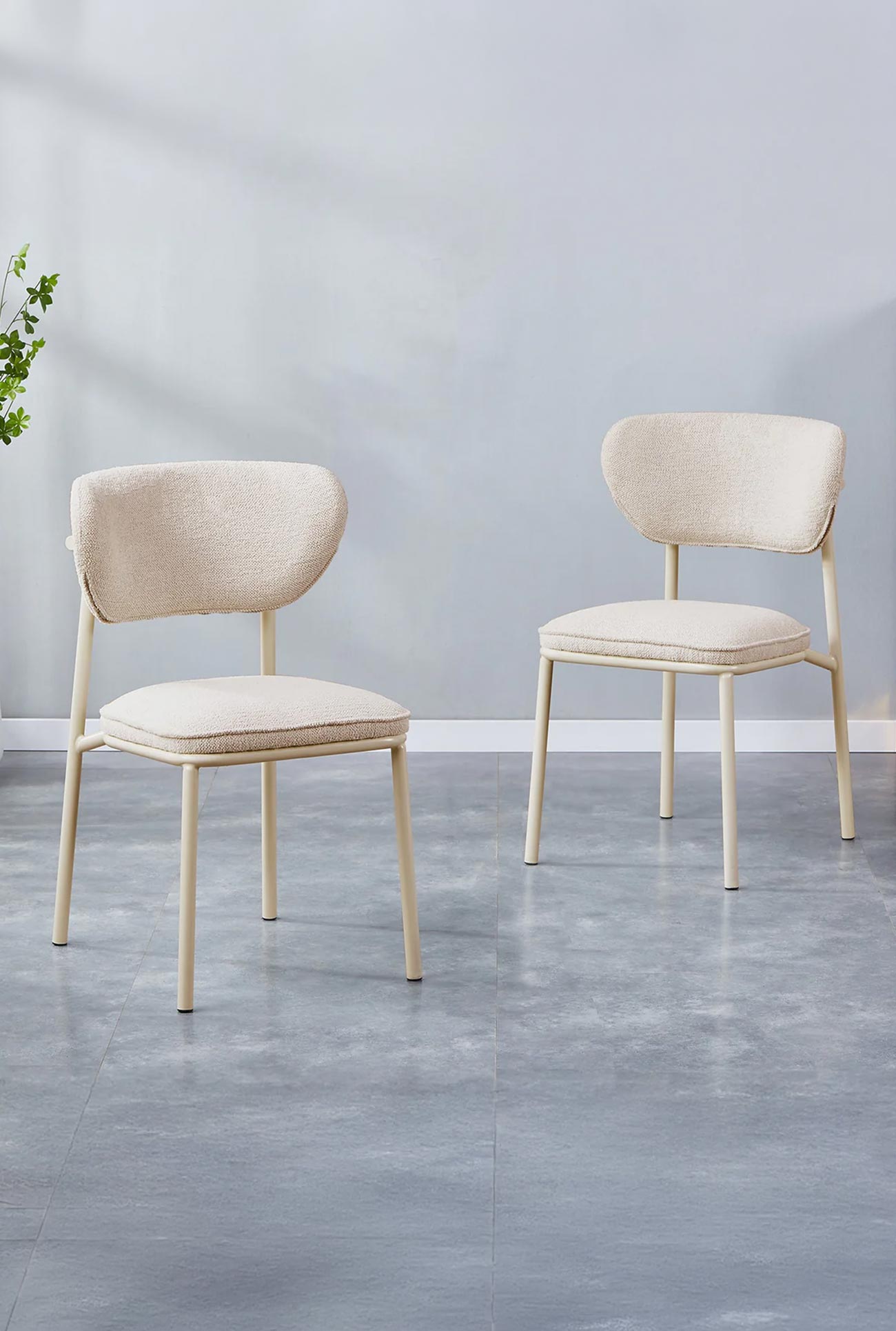 MILA - Lots de 2 chaises de repas en tissu avec piètement métal - Mobilier Deco