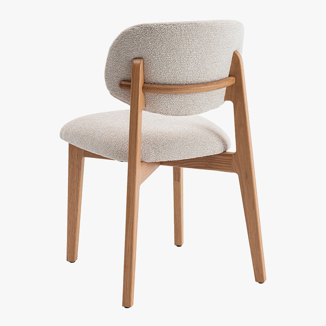CARMEN Chaise en tissu beige et chêne massif