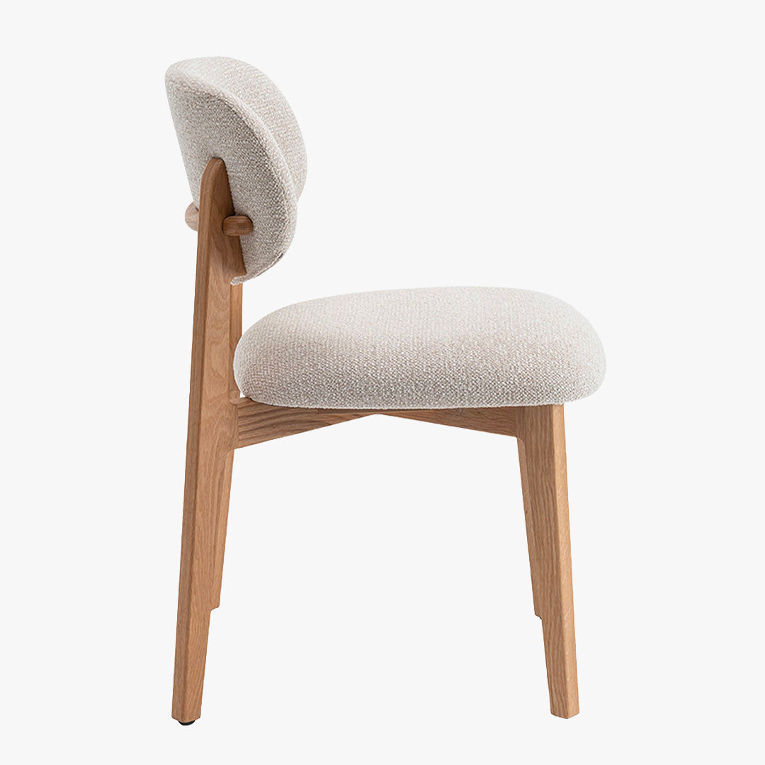 CARMEN Chaise en tissu beige et chêne massif