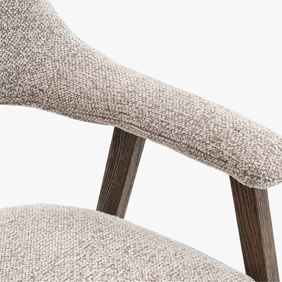 CORALIE Chaise en tissu beige pieds chêne massif foncé