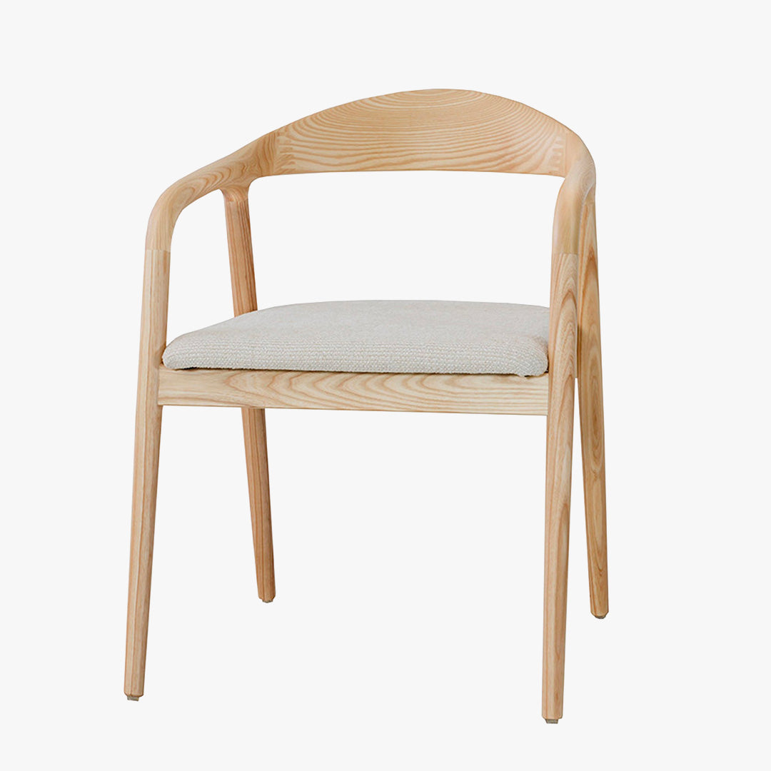 CLAIRE Chaise en tissu beige piètement en bois clair