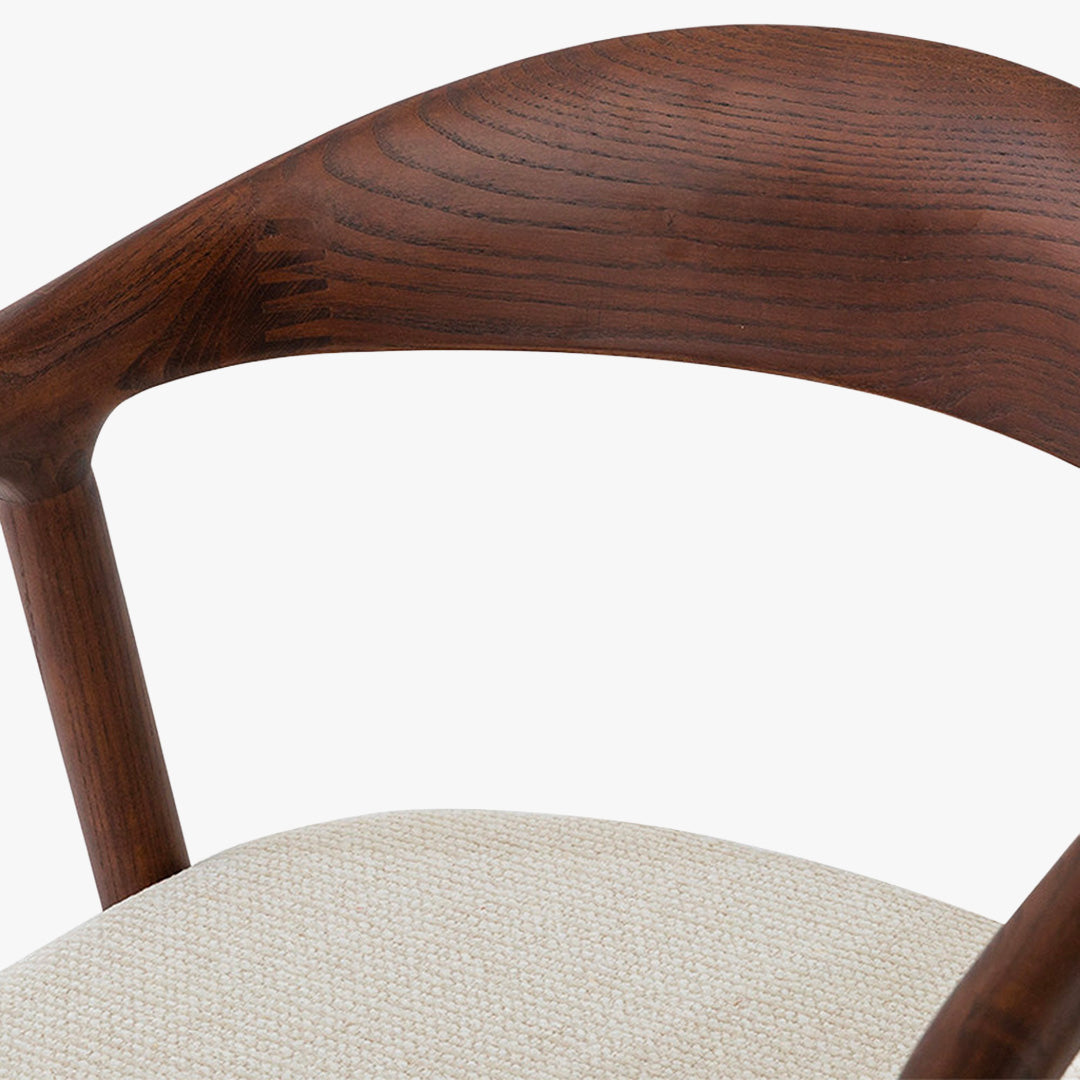 CLAIRE Chaise en tissu beige piètement en bois foncé