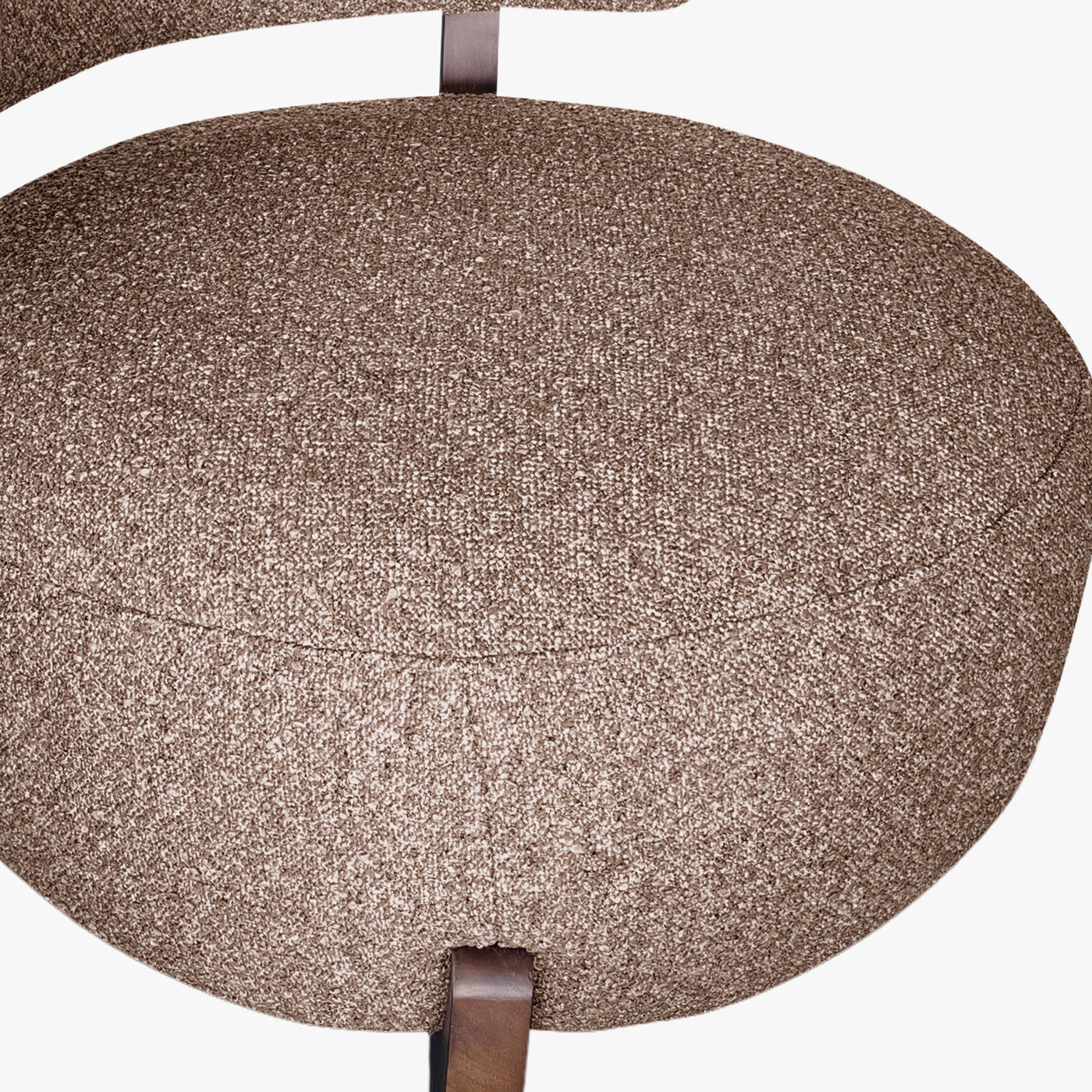 ESTER Fauteuil en tissu texturé taupe pieds en bois foncé