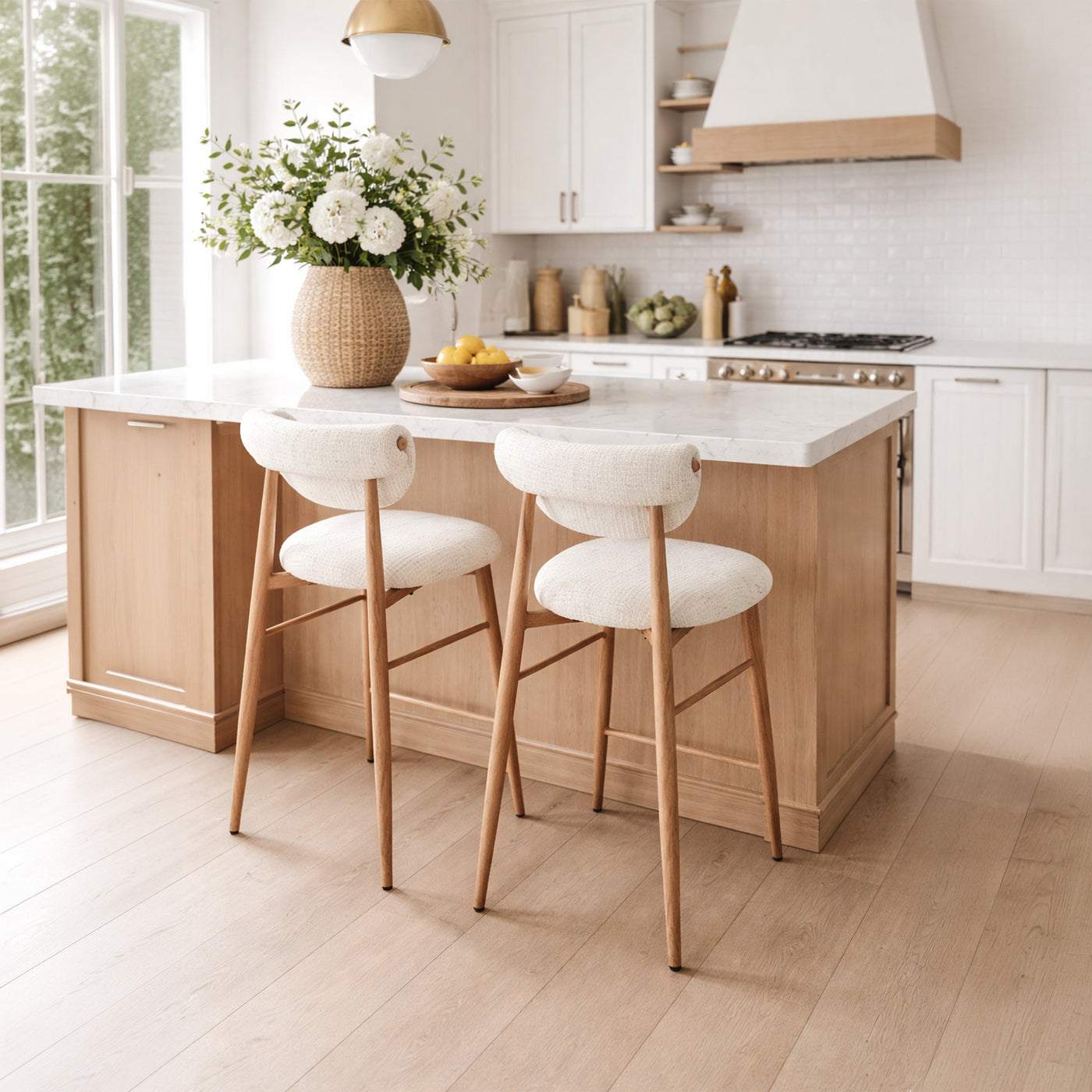 ADRIA Tabouret en tissu beige pieds couleur bois