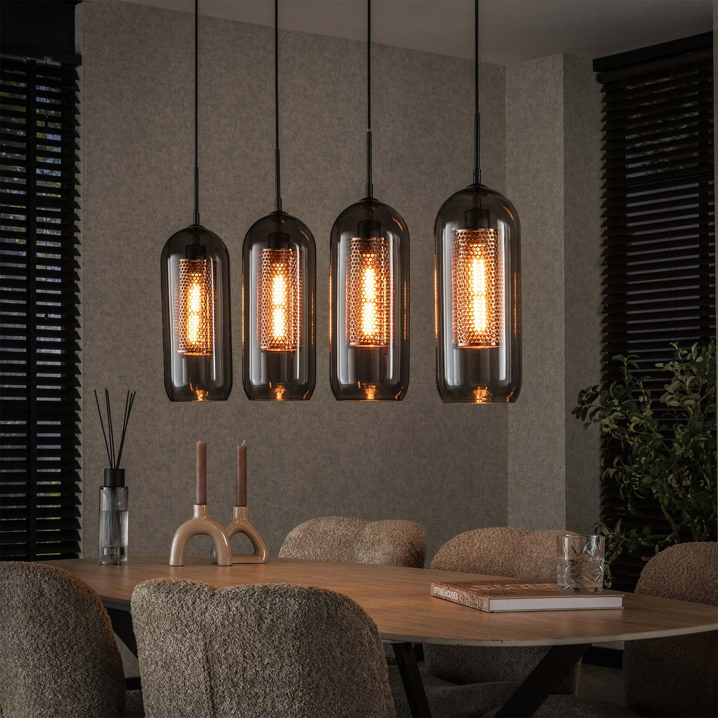 AYLI XL Suspension 4 lampes ajustables en verre fumé et métal noir 105x150 cm