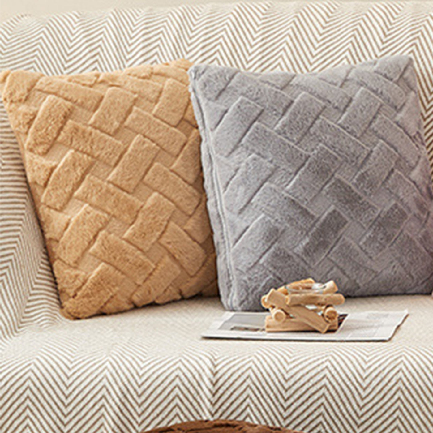 CAPRI Coussin carré en tissu à motifs camel 43x43 cm - Coussins - Mobilier Deco