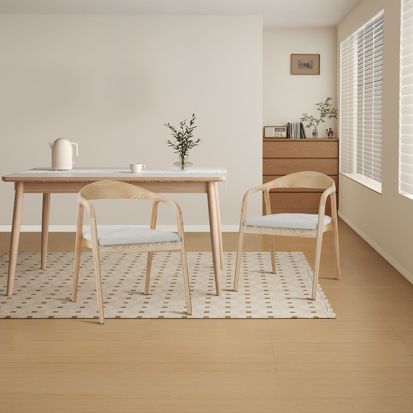 CLAIRE Chaise en tissu beige piètement en bois clair