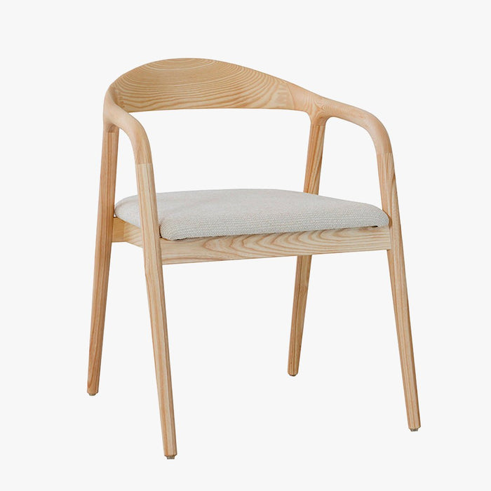 CLAIRE Chaise en tissu beige piètement en bois clair