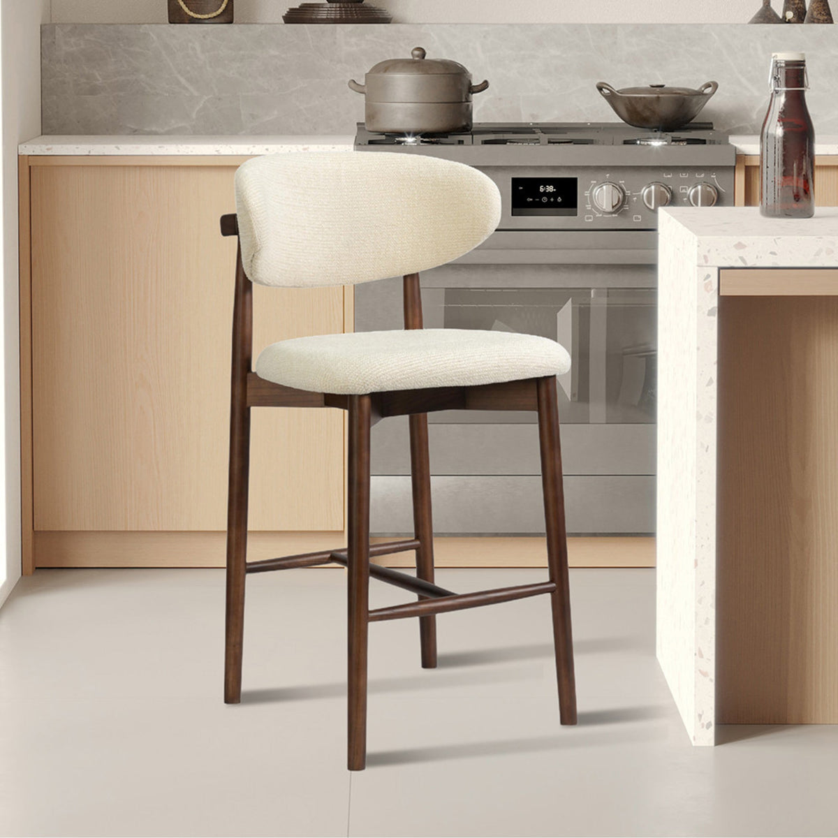 CLARA Tabouret en tissu bouclette beige pieds en chêne massif foncé - Mobilier Deco