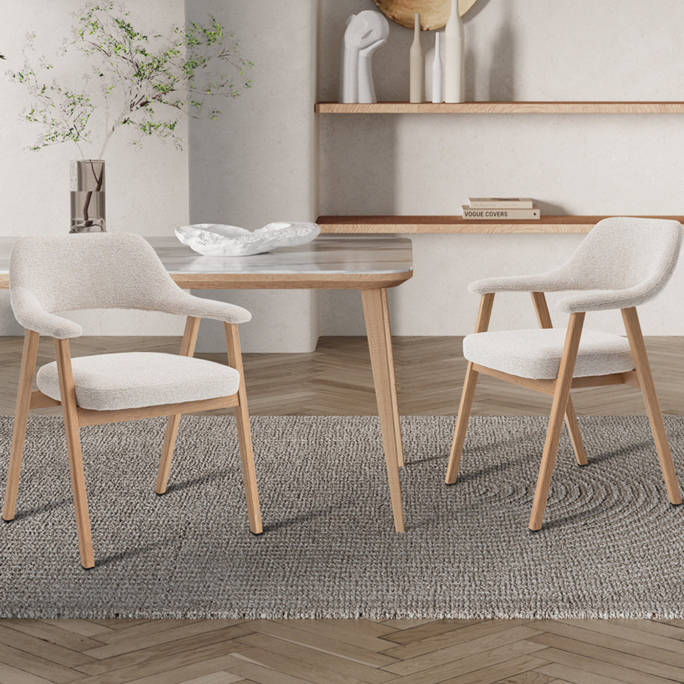 CORALIE Chaise de repas en tissu beige pieds chêne massif clair