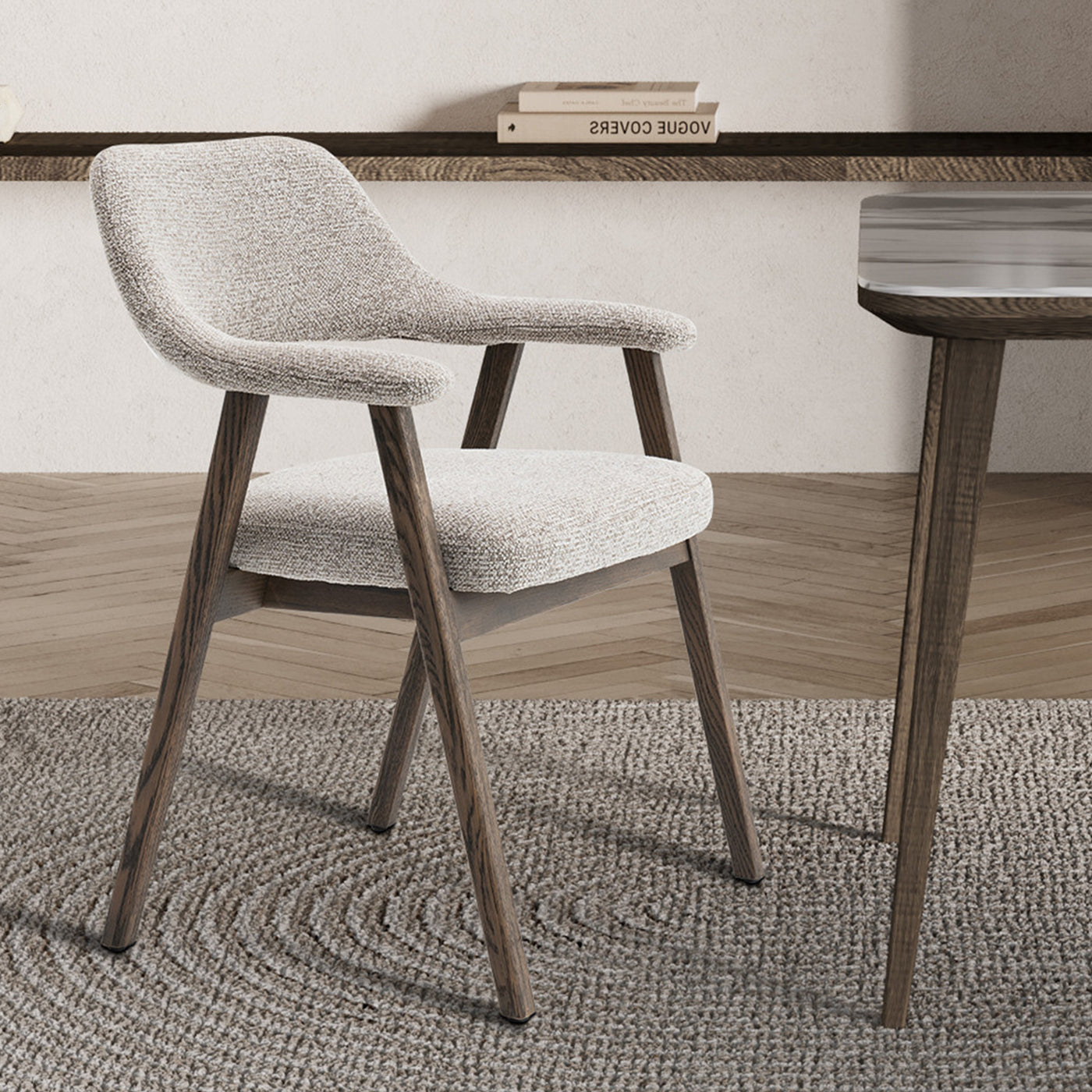 CORALIE Chaise en tissu beige pieds chêne massif foncé