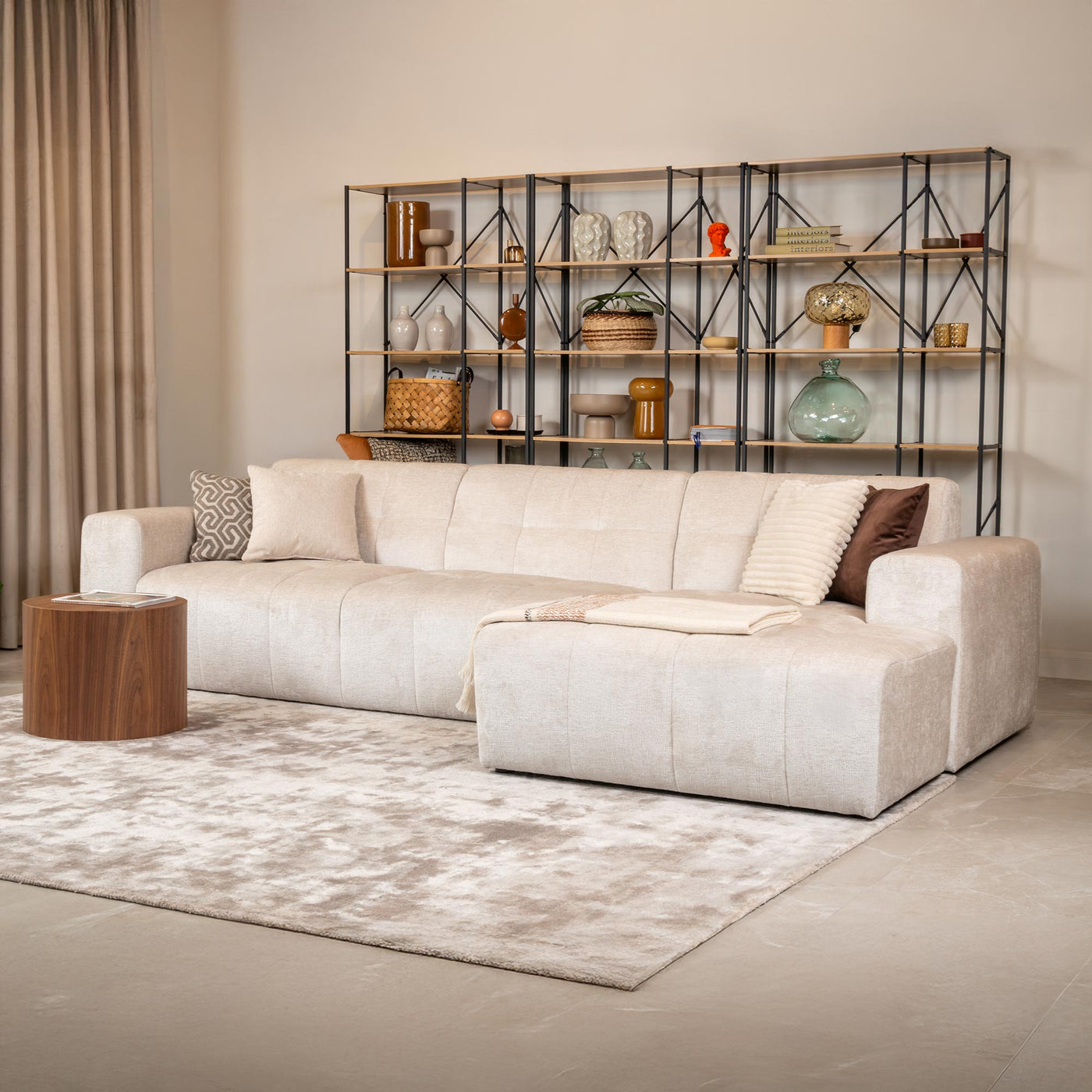 CYNDA Canapé d'angle en tissu capitonné beige - Angle droit