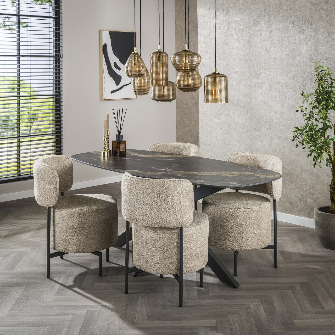 EDENA Table à manger ovale en céramique noir et doré piètement en acier noir