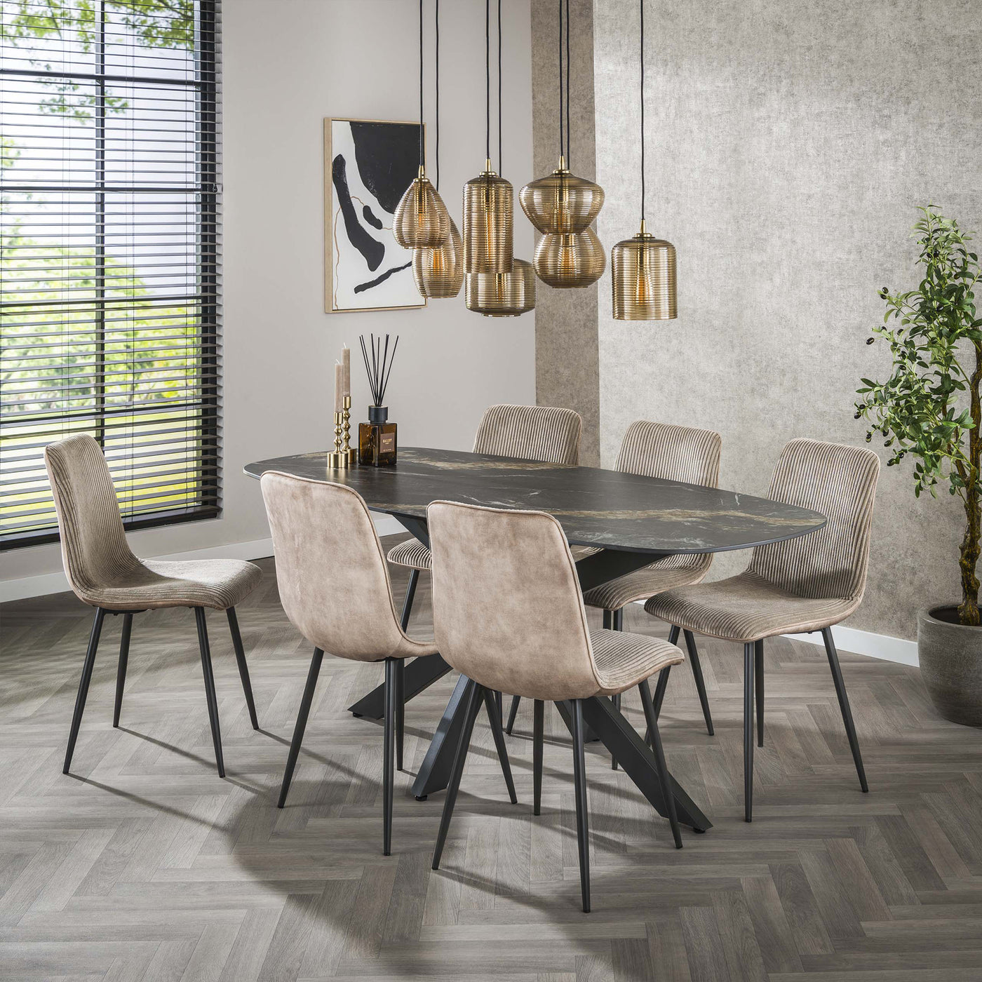 EDENA Table à manger ovale en céramique noir et doré piètement en acier noir