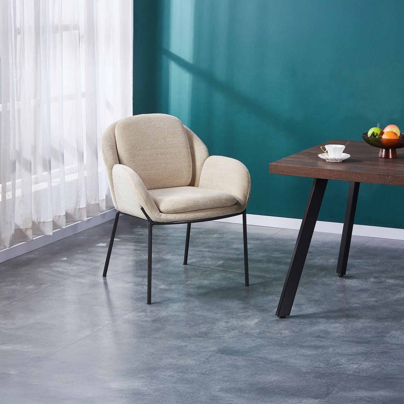 EYLA Chaise en tissu beige pieds en métal noir