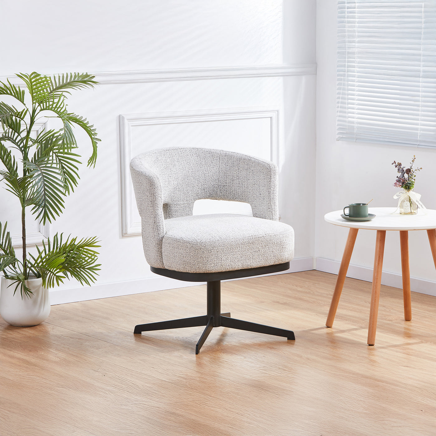 HAVA Chaise pivotante en tissu gris clair pieds en métal noir