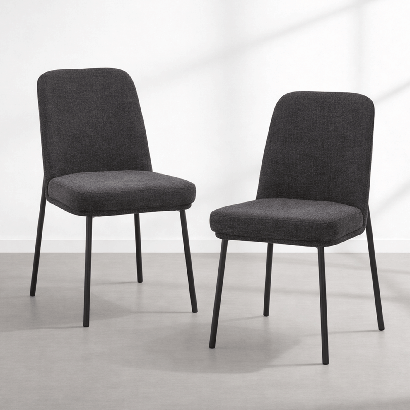 KAYNA Lot de 2 chaises en tissu gris foncé pieds en métal noir