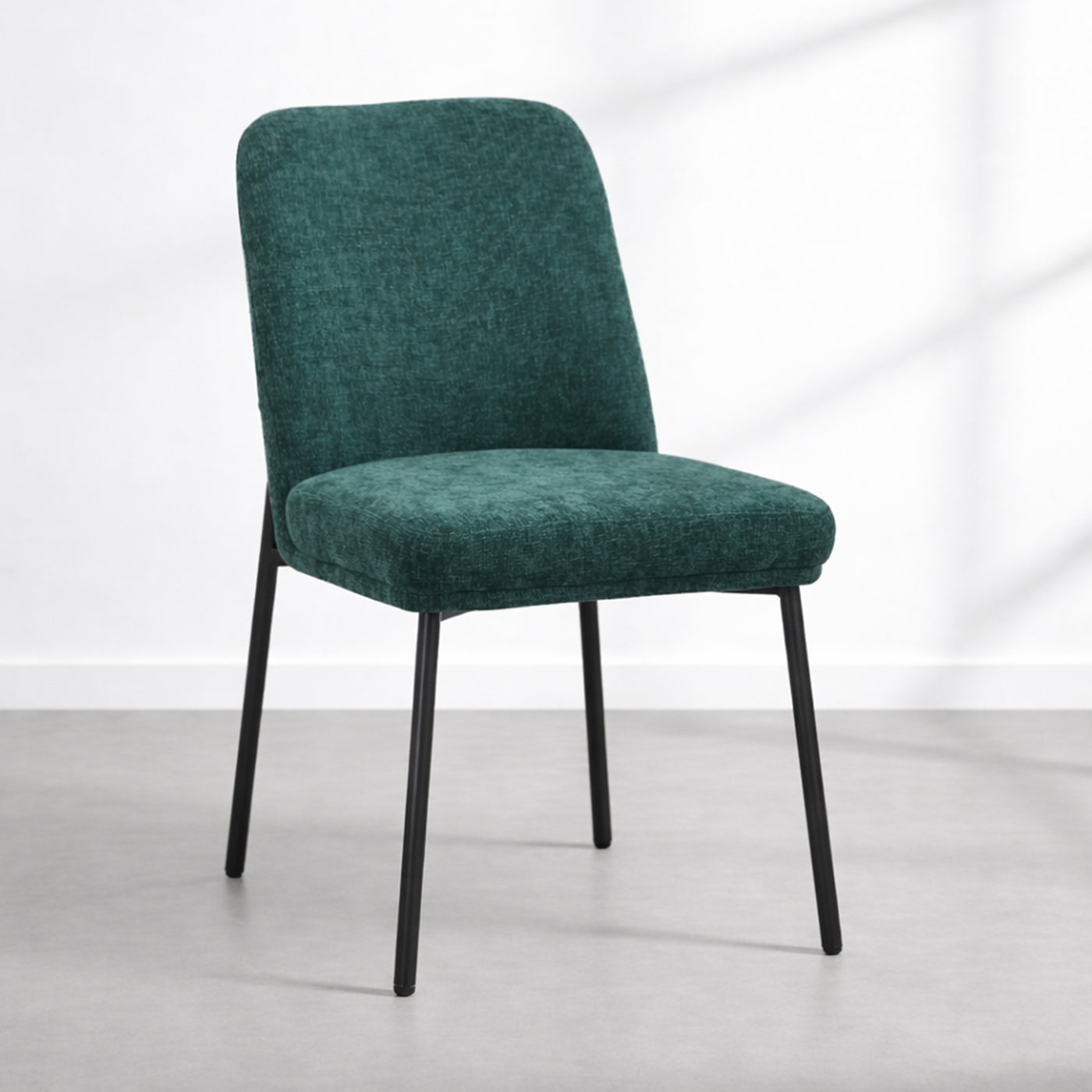 KAYNA Lot de 2 chaises en tissu vert pieds en métal noir