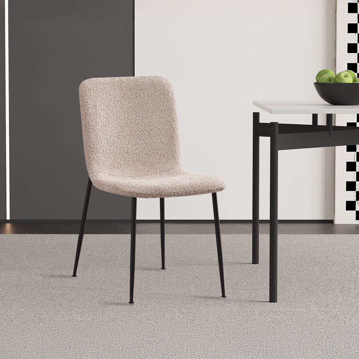 LEONOR Lot de 2 chaises en tissu bouclette beige pieds en métal noir