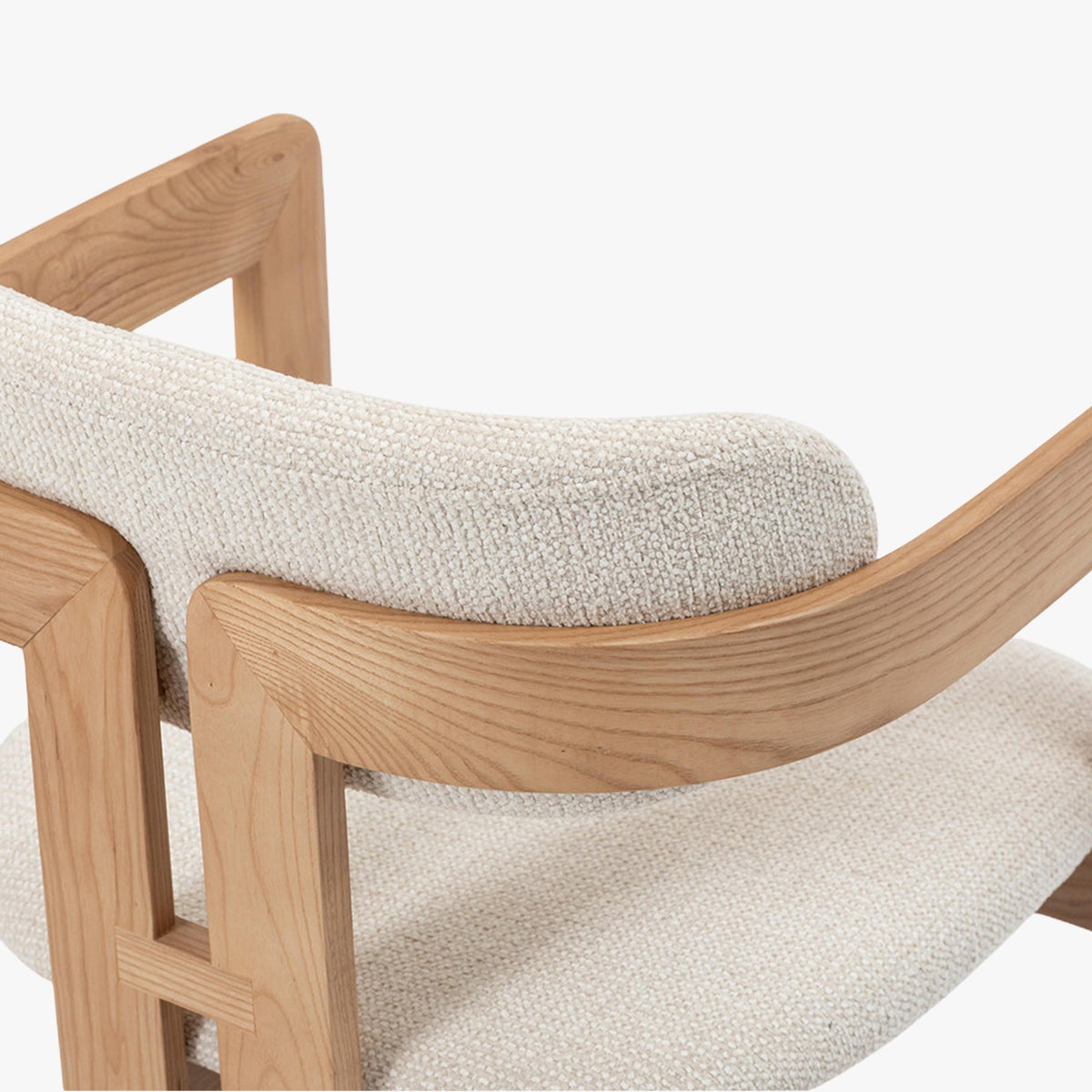 SANDRA Lot de 2 chaises de repas en tissu beige pieds en chêne massif clair - Mobilier Deco