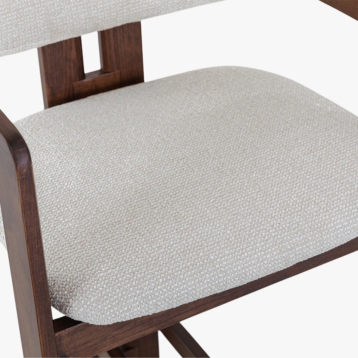 SANDRA Tabouret en tissu beige pieds en chêne massif foncé - Mobilier Deco