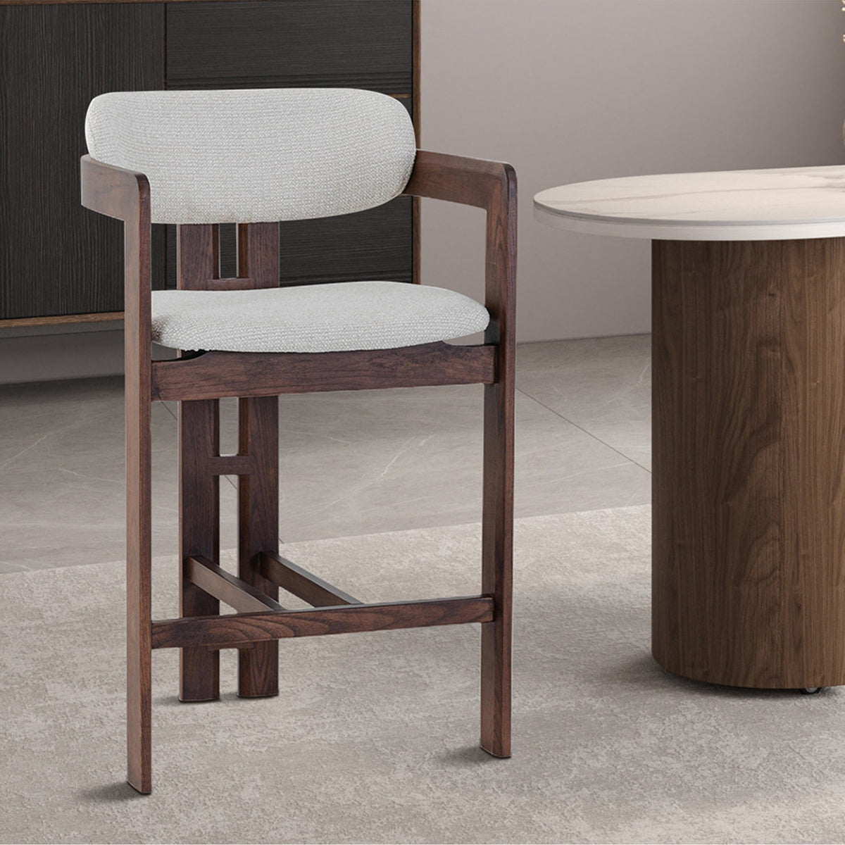 SANDRA Tabouret en tissu beige pieds en chêne massif foncé - Mobilier Deco
