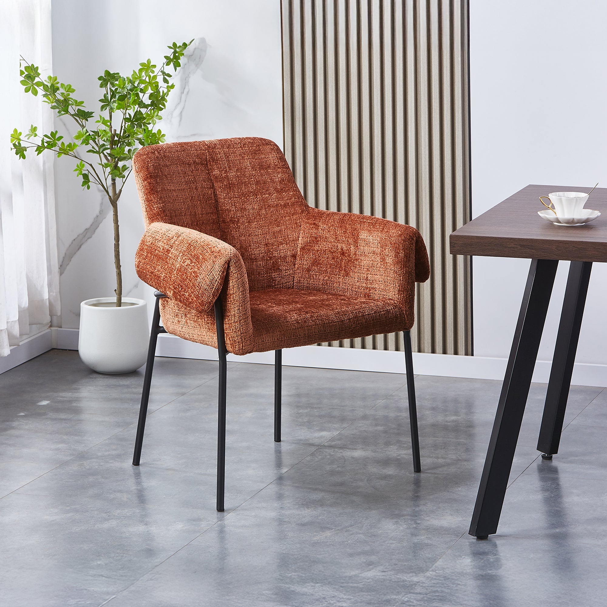 SARA Chaise en tissu terracotta pieds en métal noir - Chaise de repas - Mobilier Deco