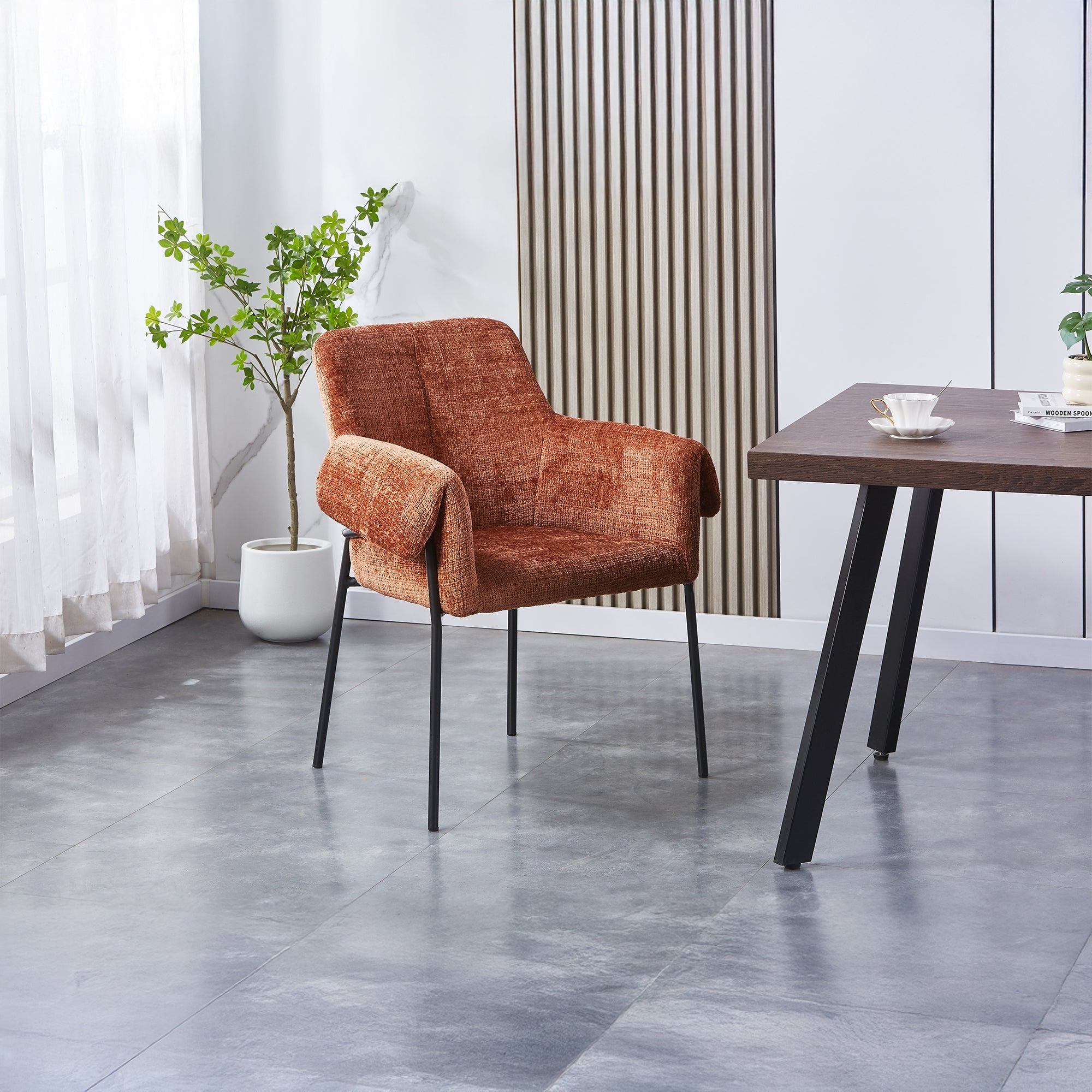 SARA Chaise en tissu terracotta pieds en métal noir - Chaise de repas - Mobilier Deco