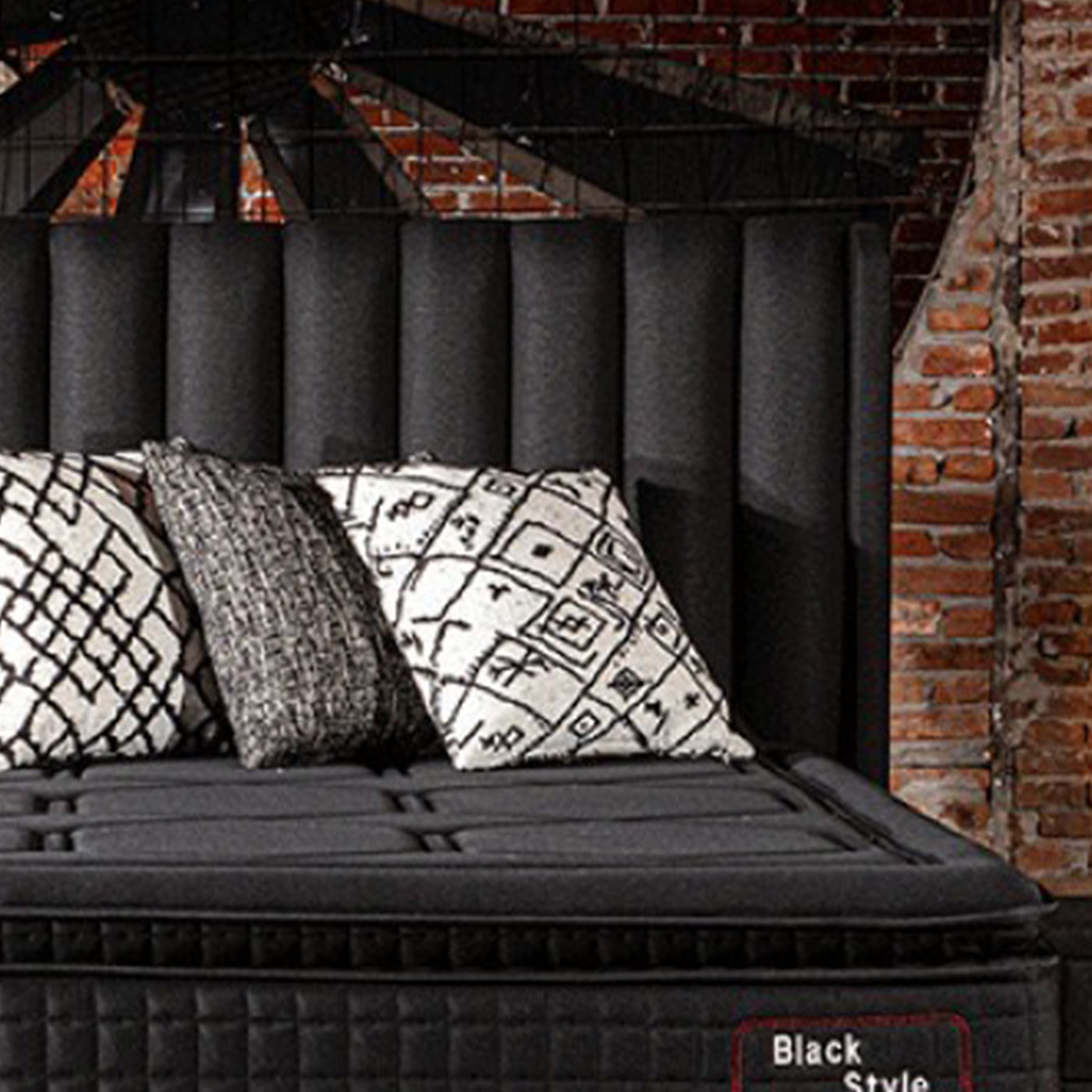 SAYA Lit coffre en tissu noir 160x200 cm