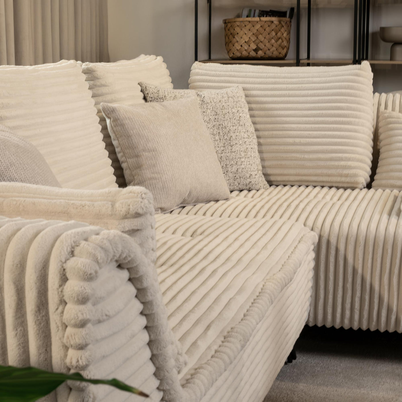 SEYNA Canapé d’angle convertible avec coffre en velours côtelé beige - Angle droit