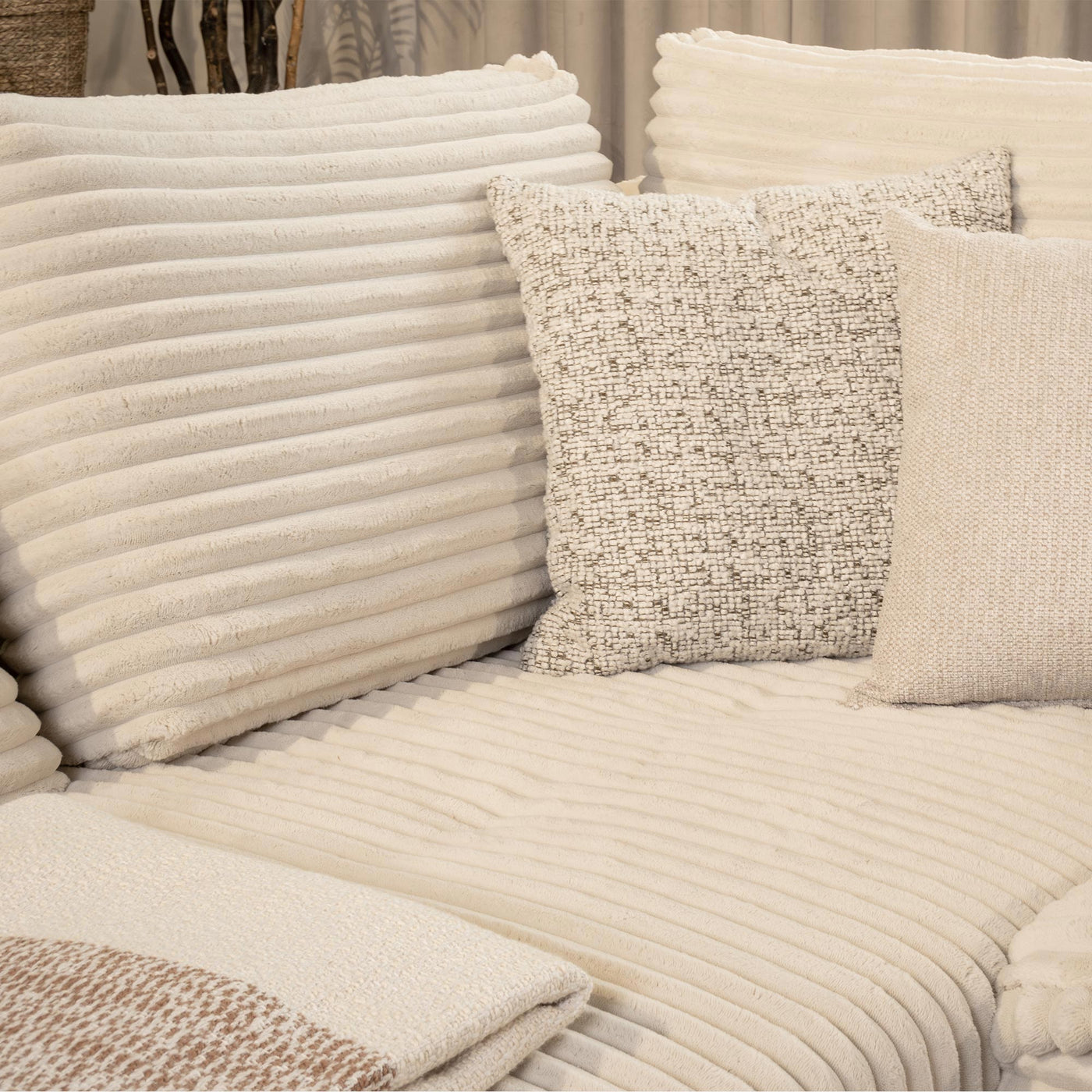 SEYNA Canapé d’angle convertible avec coffre en velours côtelé beige - Angle gauche